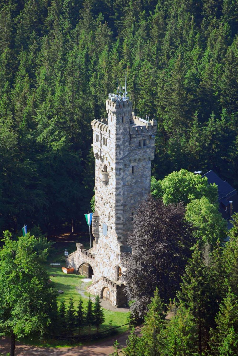 Luftaufnahme Elgersburg - Blick auf den Carl-Eduard-Turm auf der Hohe Warte bei Elgersburg in Thüringen