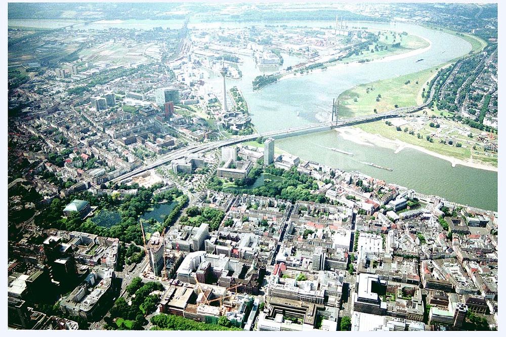 Düsseldorf aus der Vogelperspektive: Blick auf Düsseldorfer Stadtzentrum