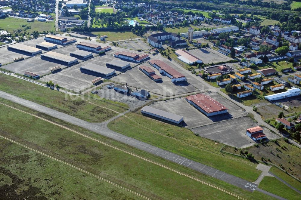 Babenhausen aus der Vogelperspektive: Blick auf den ehemaligen militärischen Feldflugplatz und die Kaserne Babenhausen im Bundesland Hessen