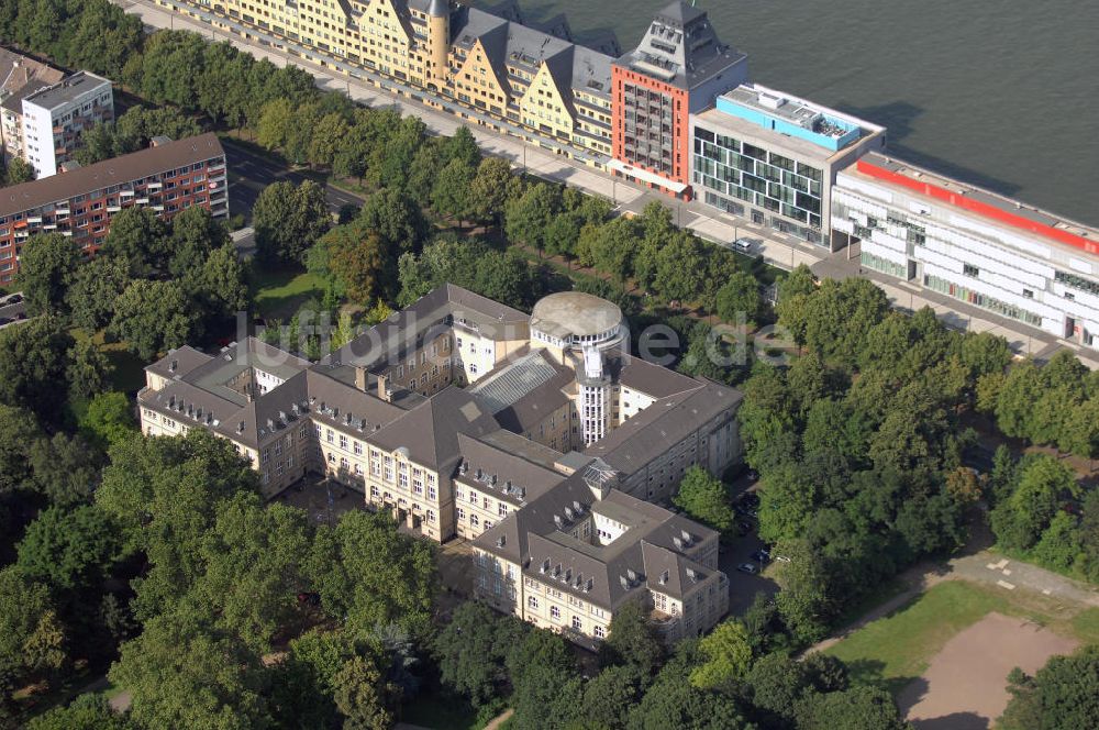 Luftbild Köln - Blick auf das Gebäude der Fakultät für Geisteswissenschaften der Fachhochschule Köln