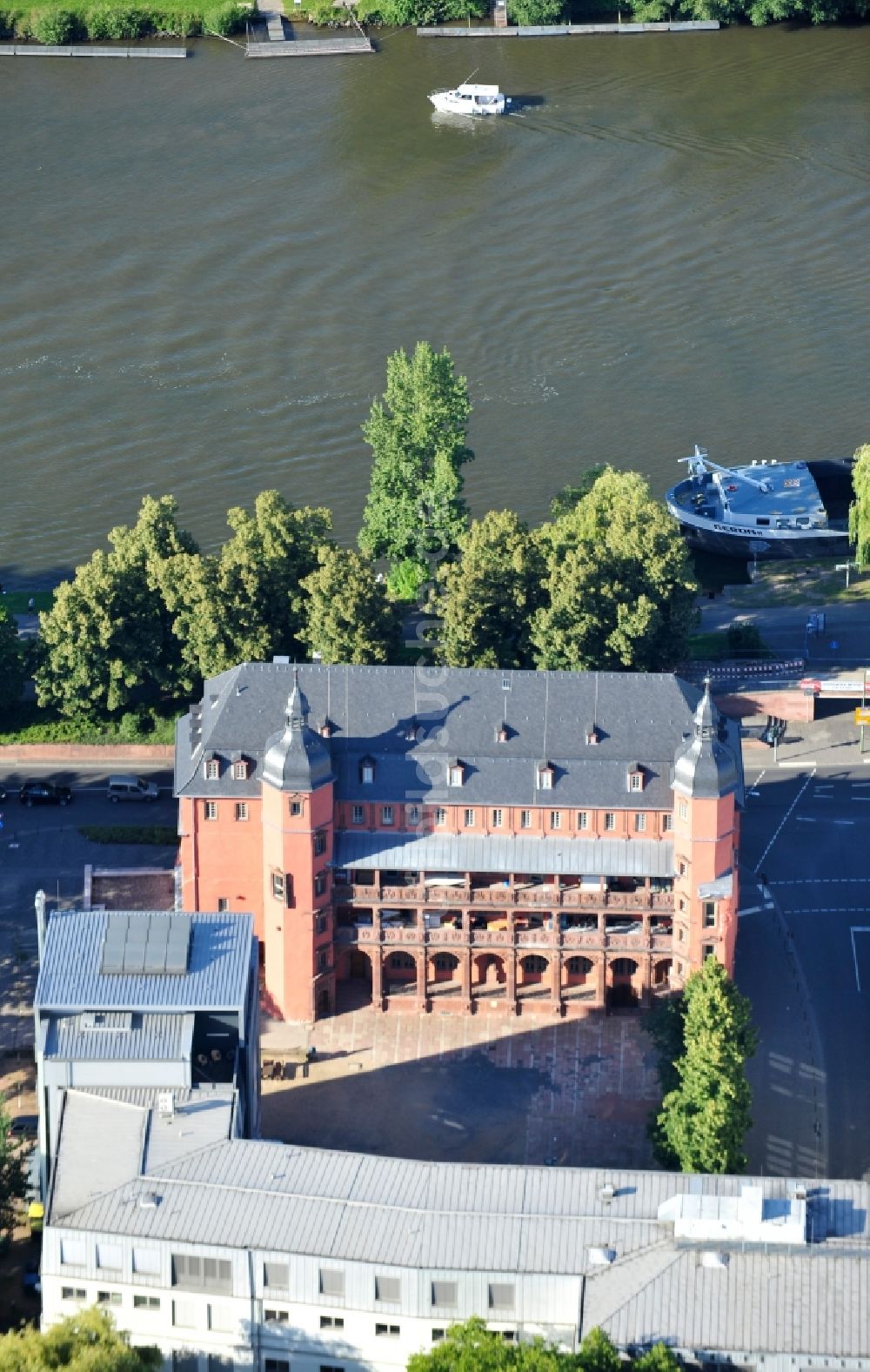 Offenbach am Main von oben - Blick auf die Hochschule für Gestaltung in Offenbach am Main im Bundesland Hessen