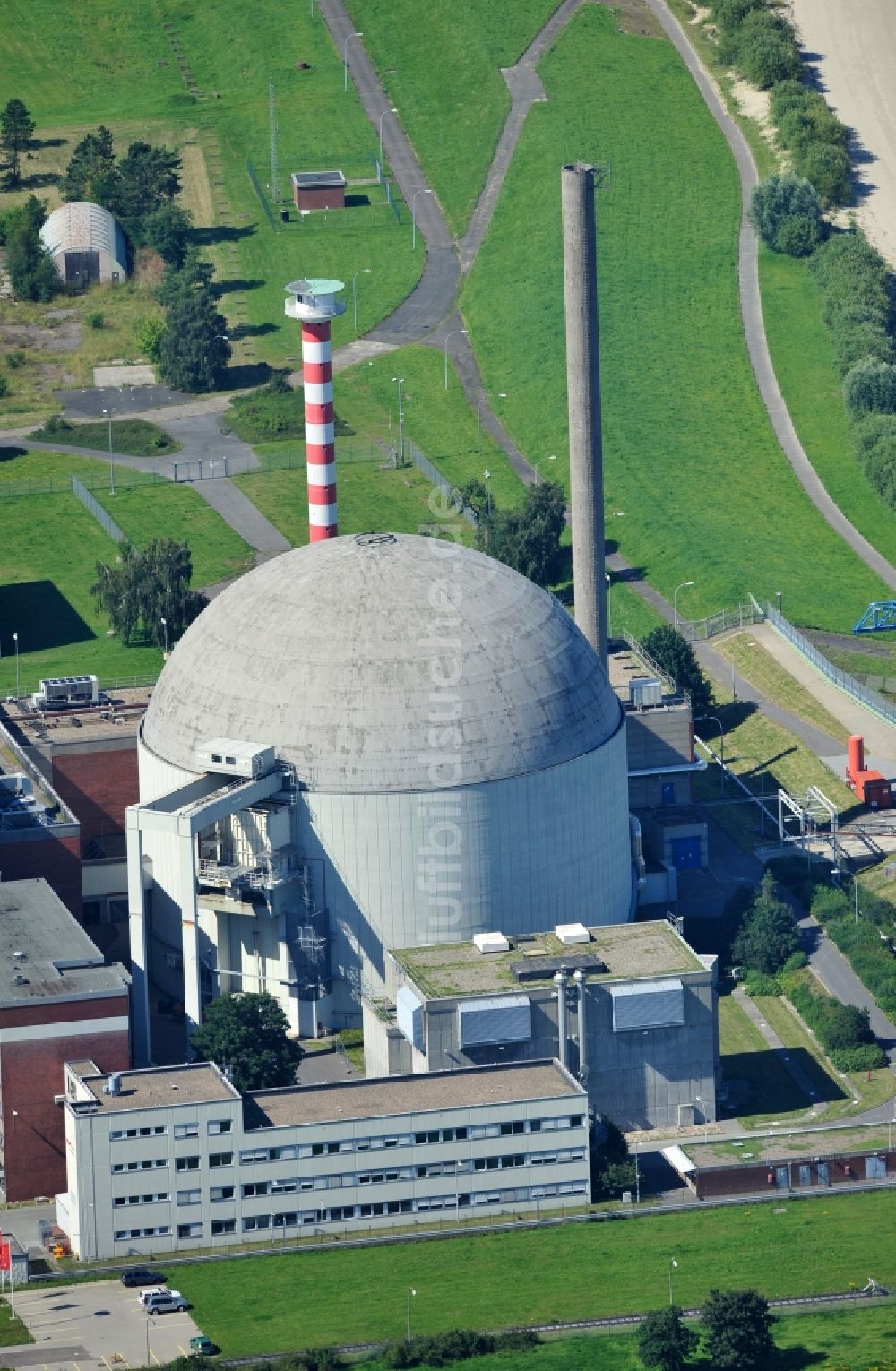 Luftaufnahme Stade - Blick auf das Kernkraftwerk Stade in der gleichnamigen Stadt in dem Bundesland Niedersachsen