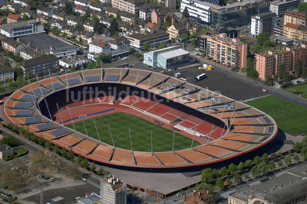 Luftbild Zürich - Blick auf das Letzigrund Stadion in Zürich