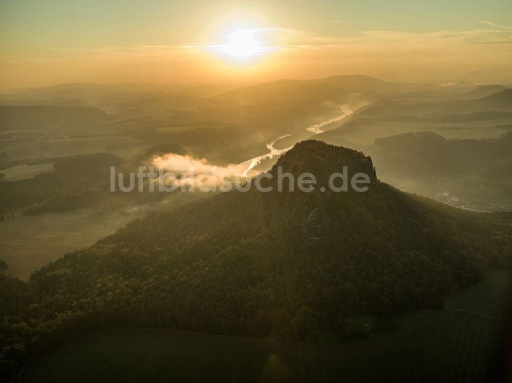 Luftbild Lilienstein - Blick auf den Lilienstein und das Elbtal der Sächsischen Schweiz bei Prossen im Bundesland Sachsen