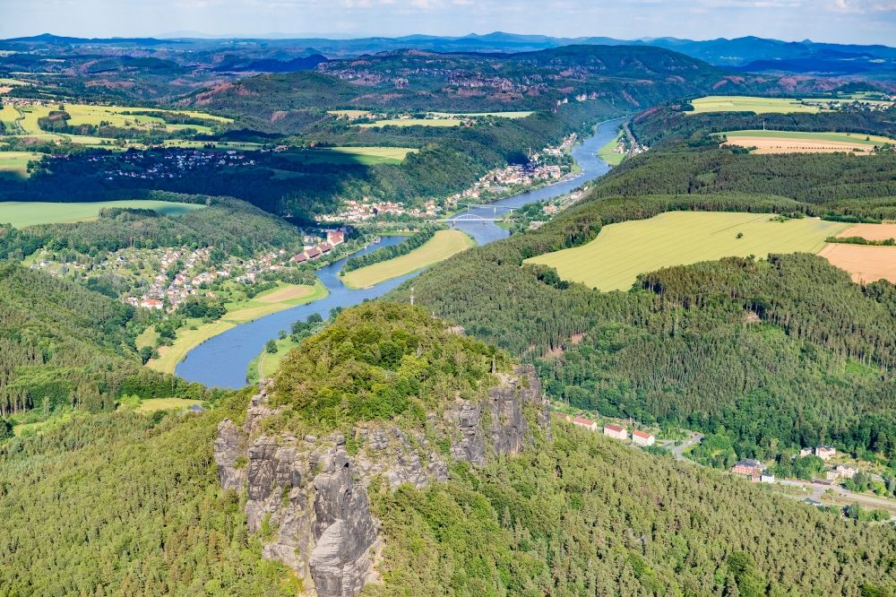 Luftaufnahme Sellnitz - Blick auf den Lilienstein und das Elbtal der Sächsischen Schweiz bei Prossen im Bundesland Sachsen