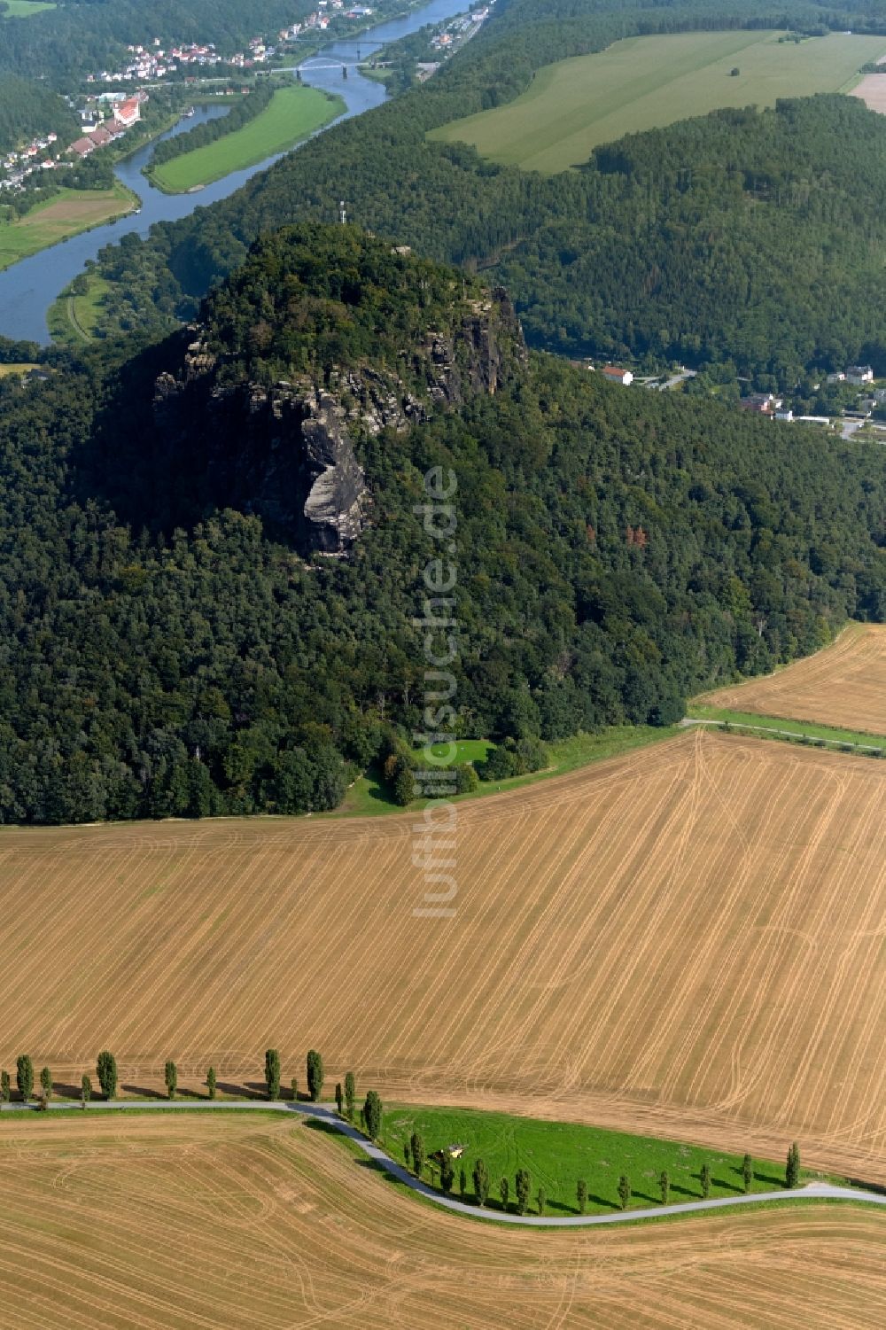 Porschdorf von oben - Blick auf den Lilienstein und das Elbtal der Sächsischen Schweiz bei Prossen im Bundesland Sachsen