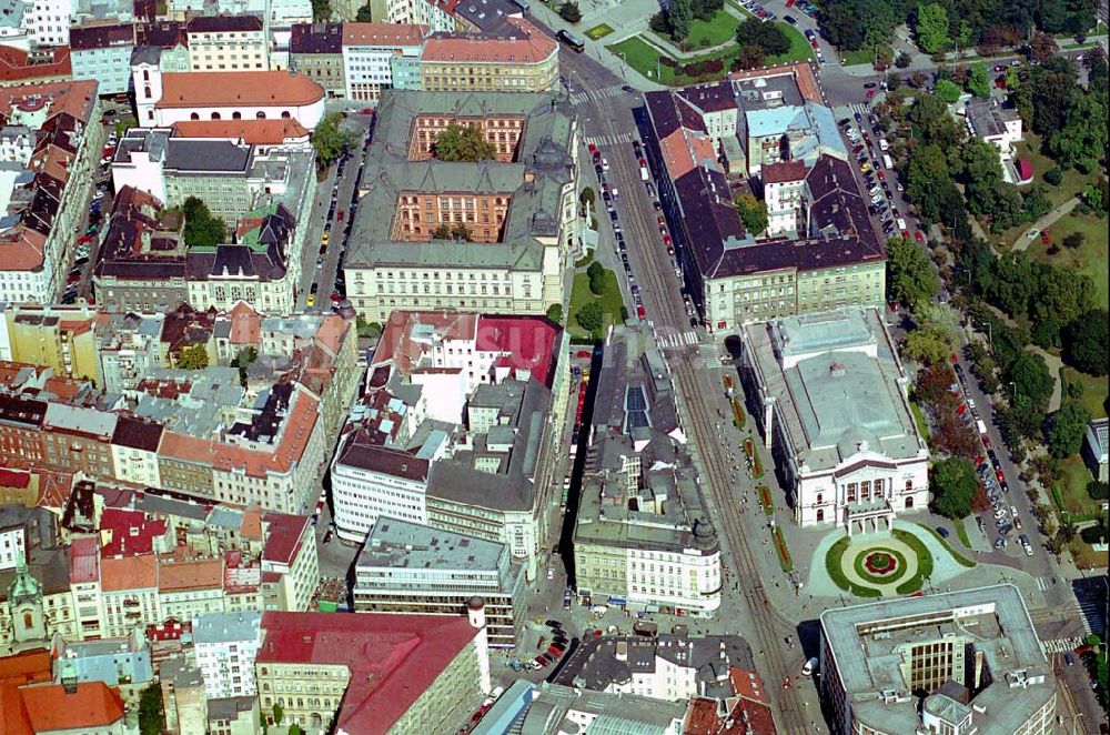 Brno / Brünn aus der Vogelperspektive: Blick auf das Mahen Theater