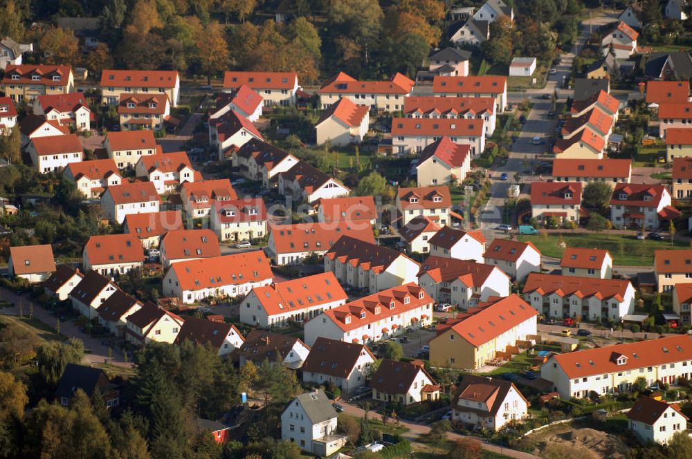 Schildow aus der Vogelperspektive: Blick auf das neu errichtete Wohngebiet Schildower Pfaffenwald in Schildow