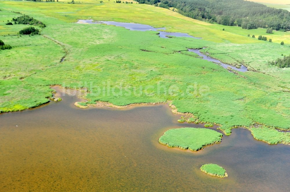 Luftbild Rambow - Blick auf das Rambower Moor und den Rambower See nahe der gleichnamigen Gemeinde in Brandenburg