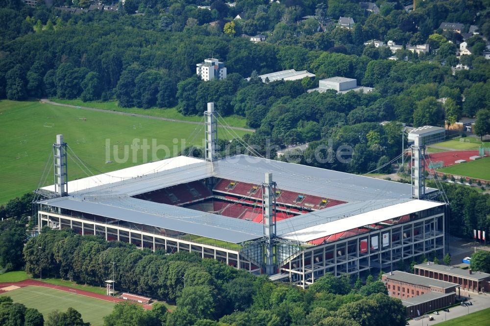 Köln von oben - Blick auf das Rhein Energie Stadion, die Heimspielstätte des 1. FC Köln, im Stadtteil Müngersdorf