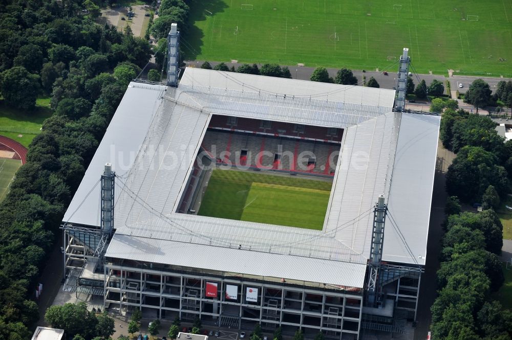 Luftaufnahme Köln - Blick auf das Rhein Energie Stadion, die Heimspielstätte des 1. FC Köln, im Stadtteil Müngersdorf