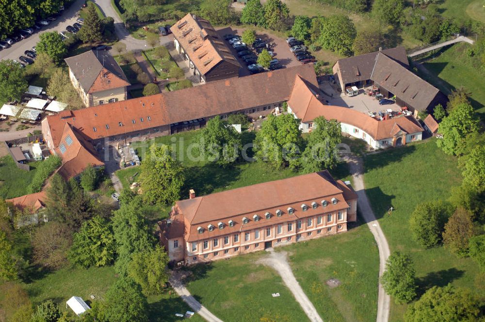 Luftaufnahme Karlsruhe - Blick auf das Schloss Scheibenhardt bei Karlsruhe