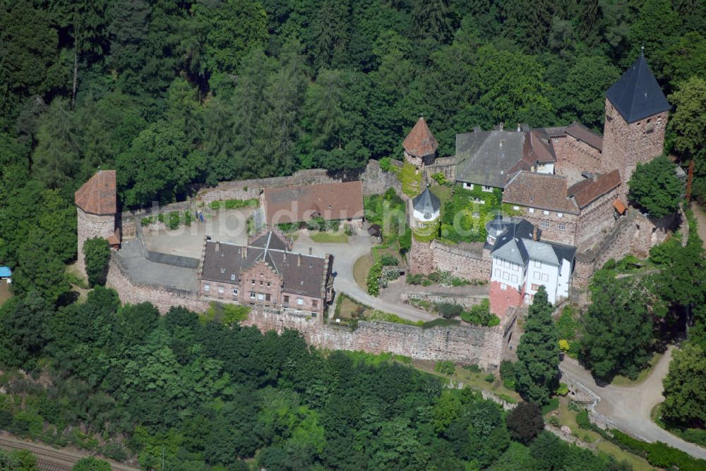 Zwingenberg / Baden aus der Vogelperspektive: Blick auf das Schloss Zwingenberg