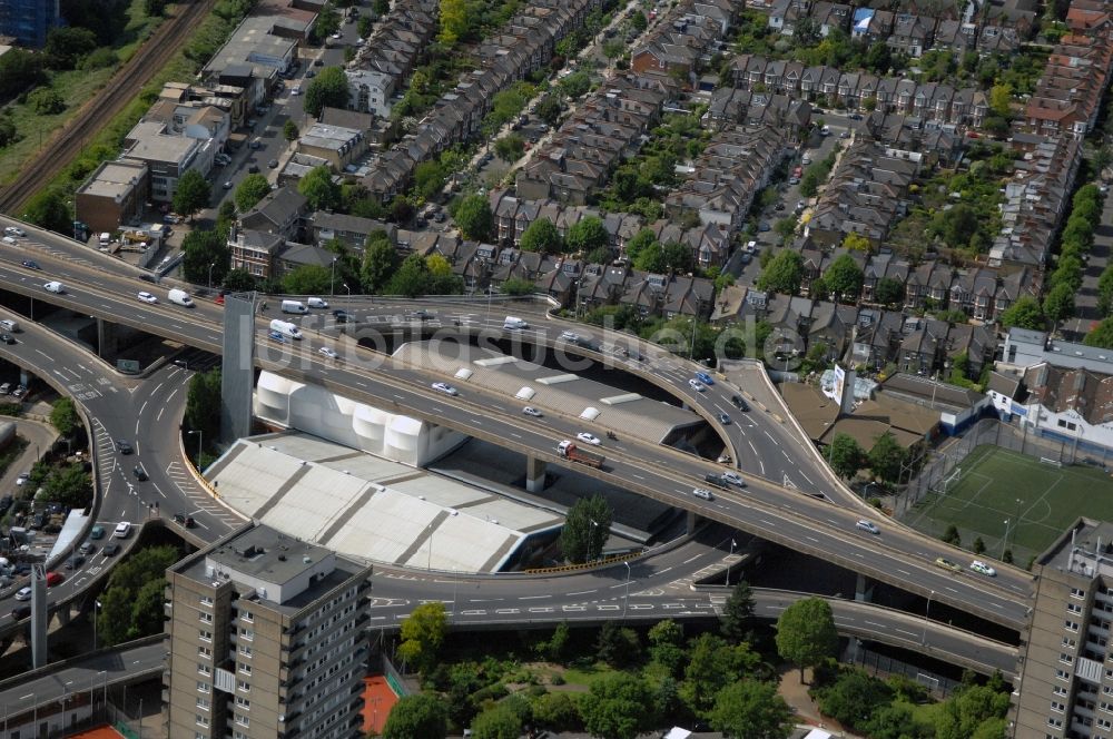 London aus der Vogelperspektive: Blick auf die Schnellstraße Westway im Westen von London