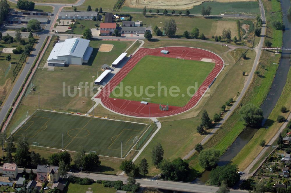 Regis-Breitingen von oben - Blick auf das Stadion und die Sporthalle in Regis-Breitingen