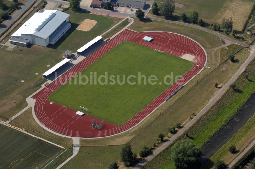 Regis-Breitingen aus der Vogelperspektive: Blick auf das Stadion und die Sporthalle in Regis-Breitingen