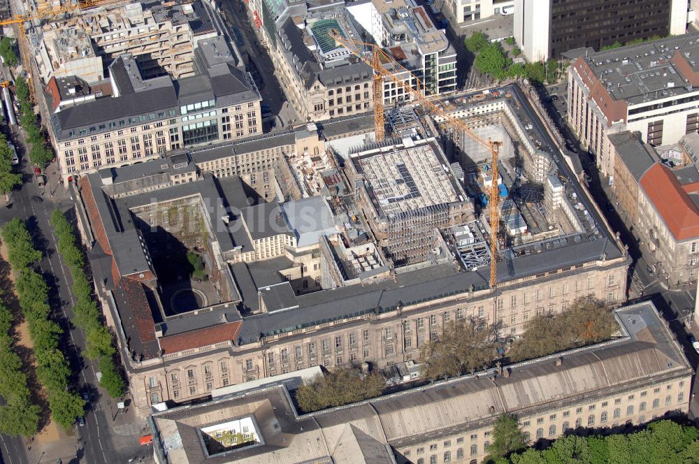 Luftbild Berlin - Blick auf die im Umbau befindliche Staatsbibliothek zu Berlin