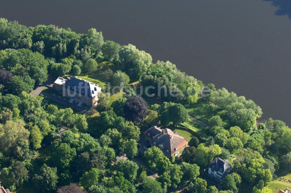 Luftaufnahme Potsdam - Babelsberg - Blick auf den umstrittenen Uferweg am Griebnitzsee in Potsdam - Babelsberg