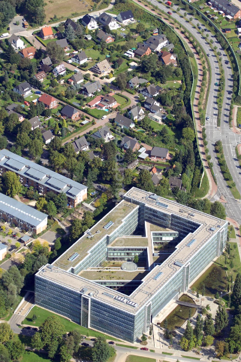 Luftbild Hamburg - Blick auf das Verwaltungsgebäude der Landesversicherungsanstalt Hamburg