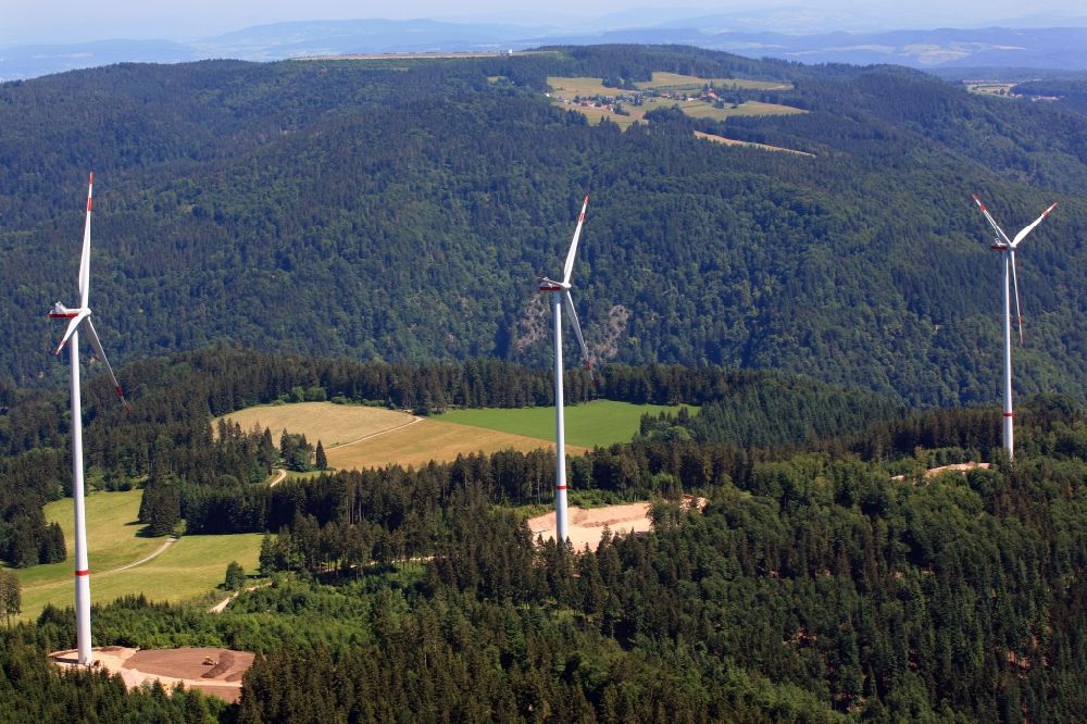 Hasel aus der Vogelperspektive: Blick vom Windpark Glaserkopf zum Hotzenwald im Südschwarzwald in Hasel im Bundesland Baden-Württemberg