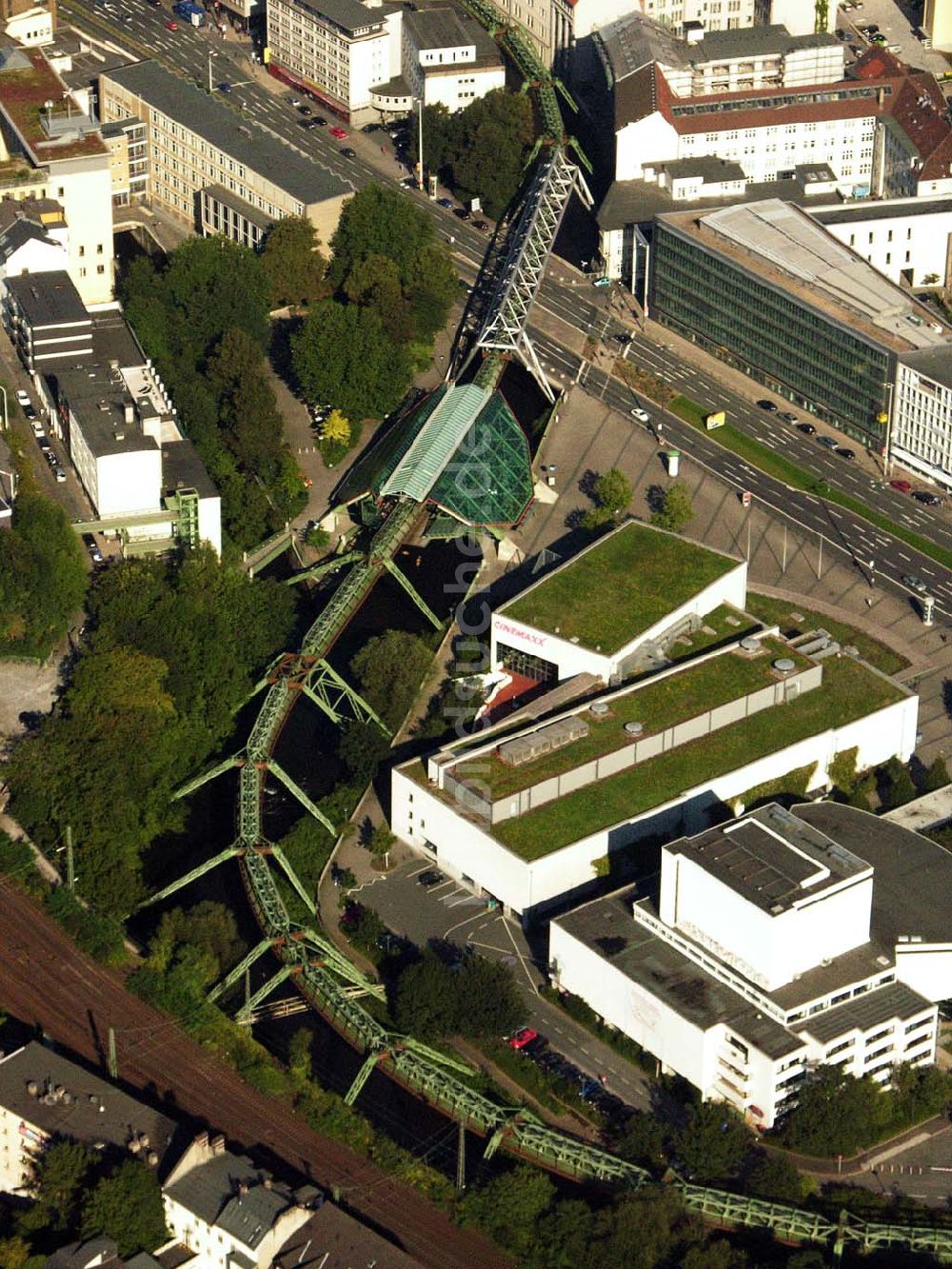 Wuppertal aus der Vogelperspektive: Blick auf die Wuppertaler Schwebebahn