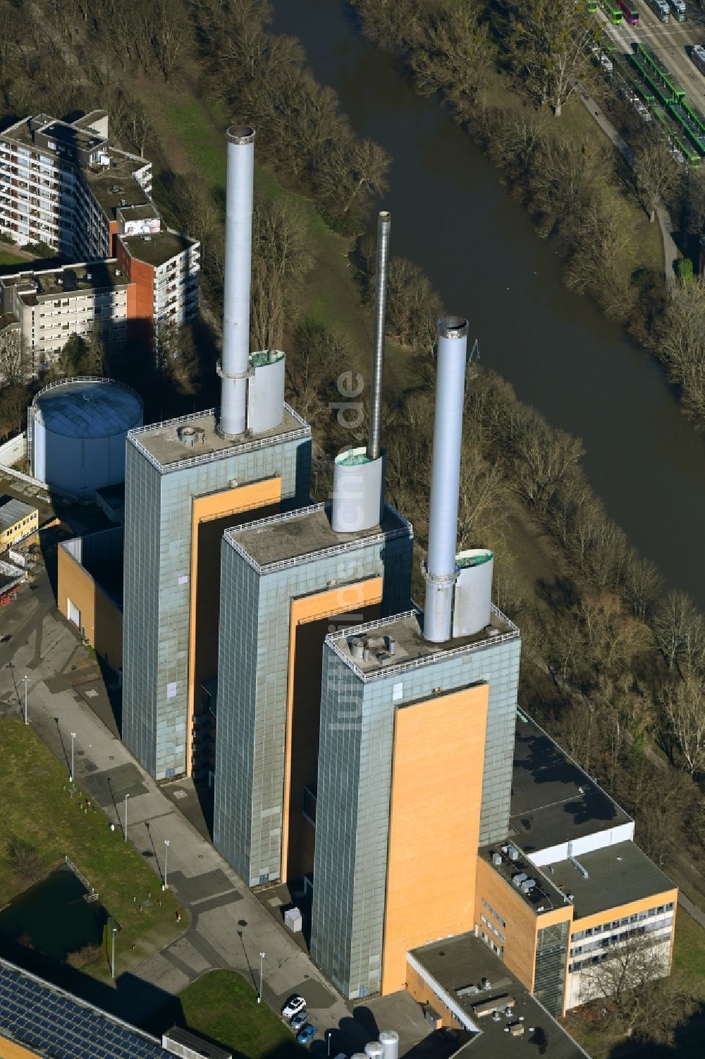 Luftbild Hannover - Blockheizkraftwerk - regionalen Heizkraftwerkes Heizkraftwerk Linden an der Spinnereistraße in Hannover im Bundesland Niedersachsen, Deutschland