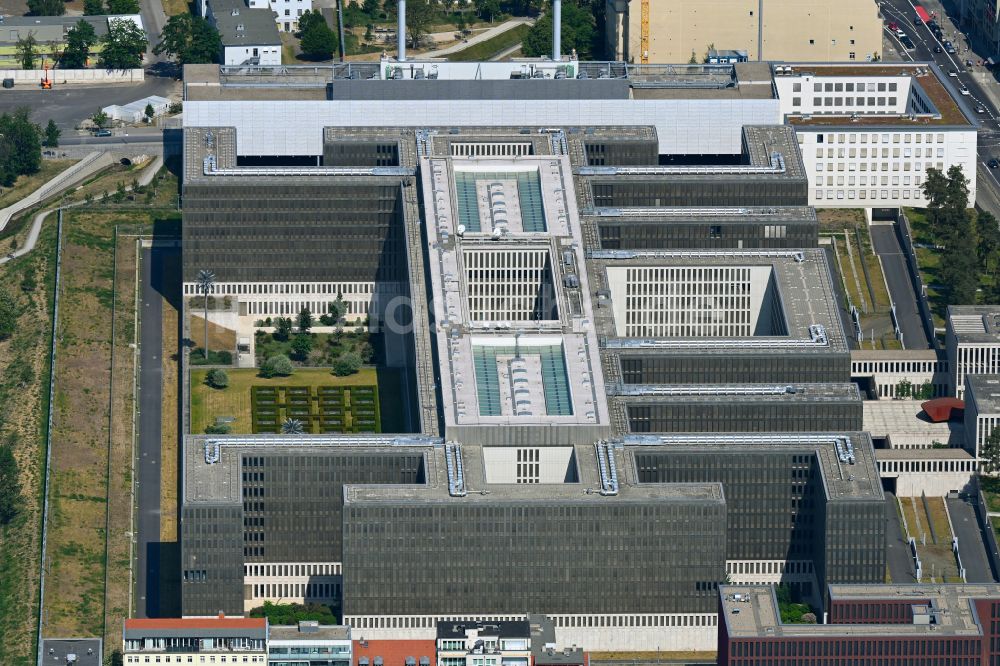 Luftbild Berlin - BND-Zentrale in Berlin-Mitte an der Chausseestraße in der Hauptstadt Berlin