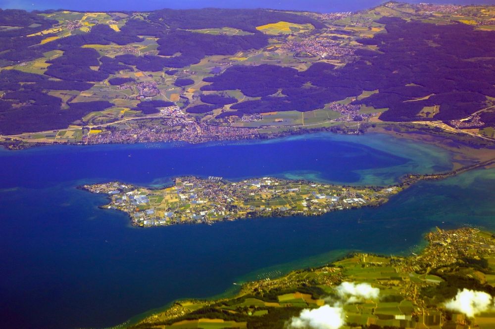 Luftaufnahme Reichenau - Bodensee mit der Insel Reichenau im Untersee im Bundesland Baden-Württemberg, Deutschland