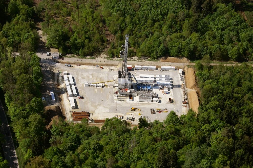 Luftbild Pullach im Isartal - Bohrung für eine Geothermie- Heizwerk in Pullach im Isartal im Bundesland Bayern, Deutschland