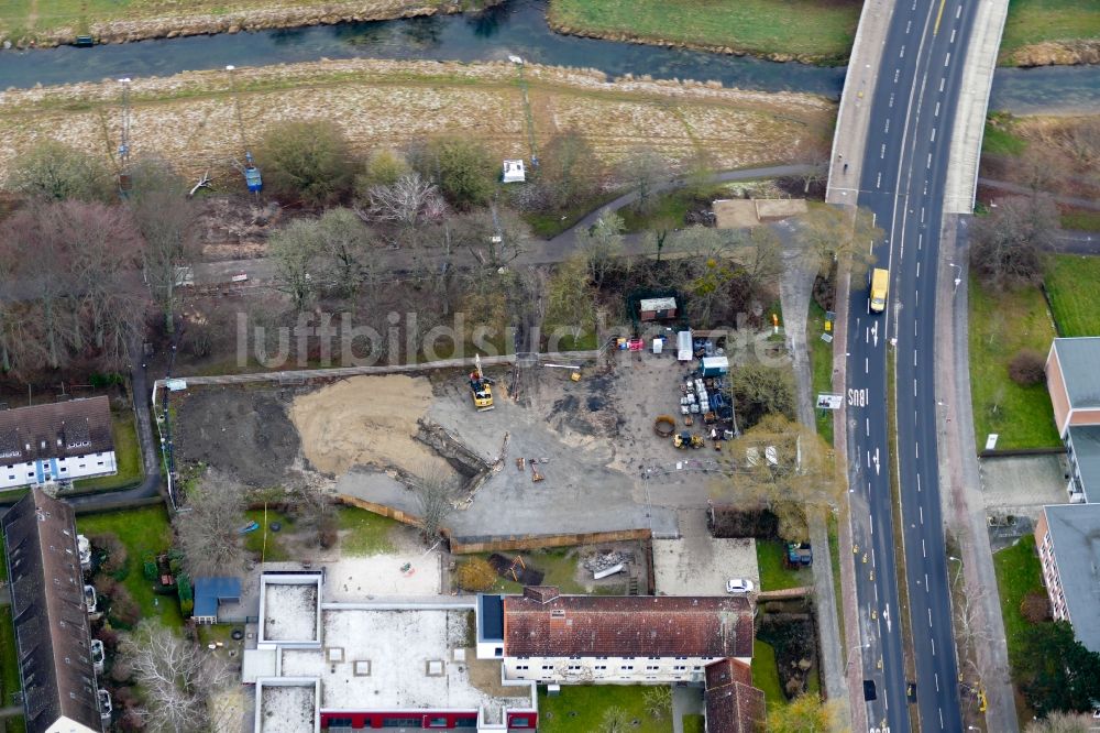 Luftaufnahme Göttingen - Bombenfund auf der Baustelle für die Fundamentplatte eines Neubaus in Göttingen im Bundesland Niedersachsen, Deutschland