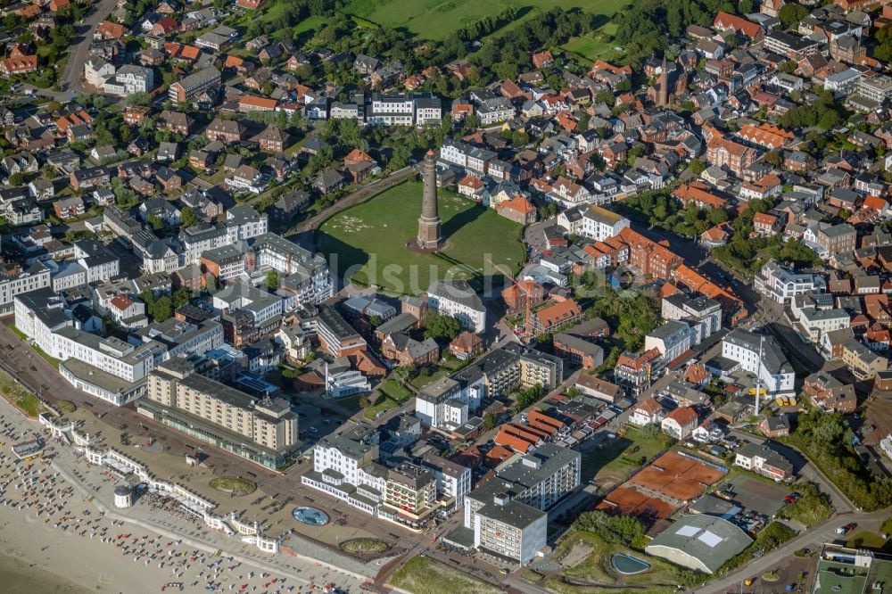 Luftbild Borkum - Borkum neuer Leuchtturm als historisches Seefahrtszeichen im Küstenbereich der Nordsee im Bundesland Niedersachsen