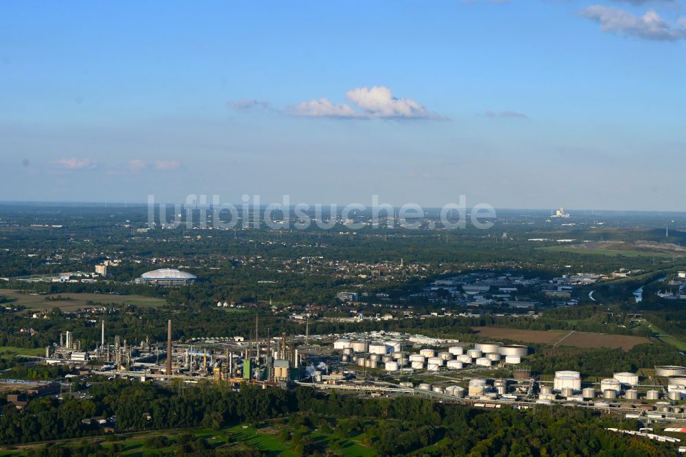 Gelsenkirchen aus der Vogelperspektive: BP Refining & Petrochemicals GmbH in Gelsenkirchen im Bundesland Nordrhein-Westfalen, Deutschland