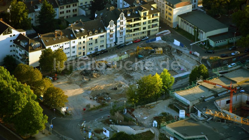 Luftaufnahme Bonn - Brachfläche nach Abriß einer Plattenbau- Hochhaus- Wohnsiedlung An der Windmühle - Theaterstraße im Ortsteil Zentrum in Bonn im Bundesland Nordrhein-Westfalen, Deutschland