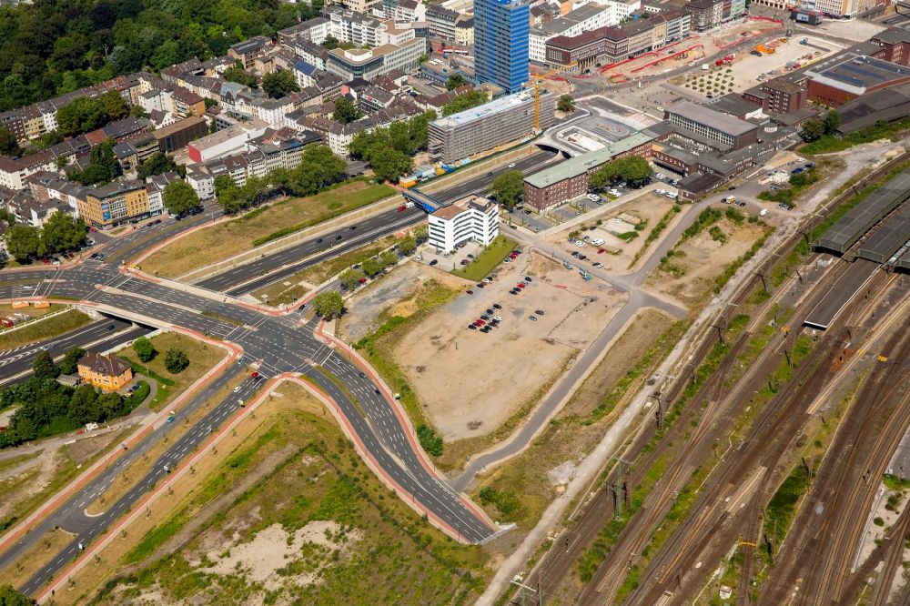 Luftaufnahme Duisburg - Brachfläche des ehemaligen Güterbahnhofes am Hauptbahnhof der Deutschen Bahn in Duisburg im Bundesland Nordrhein-Westfalen