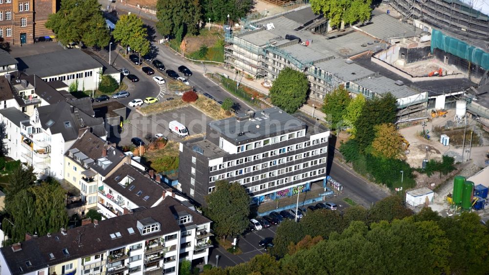 Luftbild Bonn - Brachfläche nach Abriß einer Plattenbau- Hochhaus- Wohnsiedlung An der Windmühle - Theaterstraße im Ortsteil Zentrum in Bonn im Bundesland Nordrhein-Westfalen, Deutschland