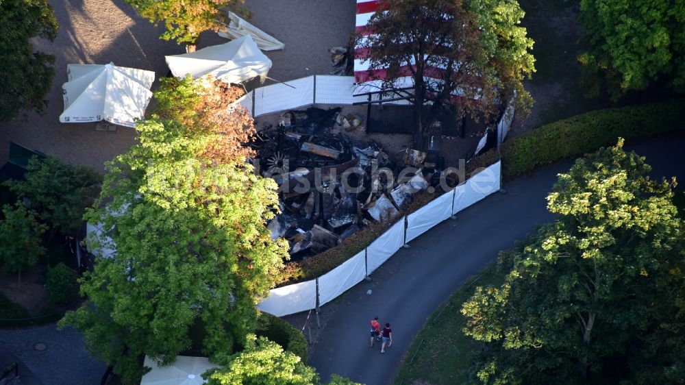 Bonn aus der Vogelperspektive: Brand- Ruine Biergarten des Restaurant RheinAue im Ortsteil Hochkreuz in Bonn im Bundesland Nordrhein-Westfalen, Deutschland