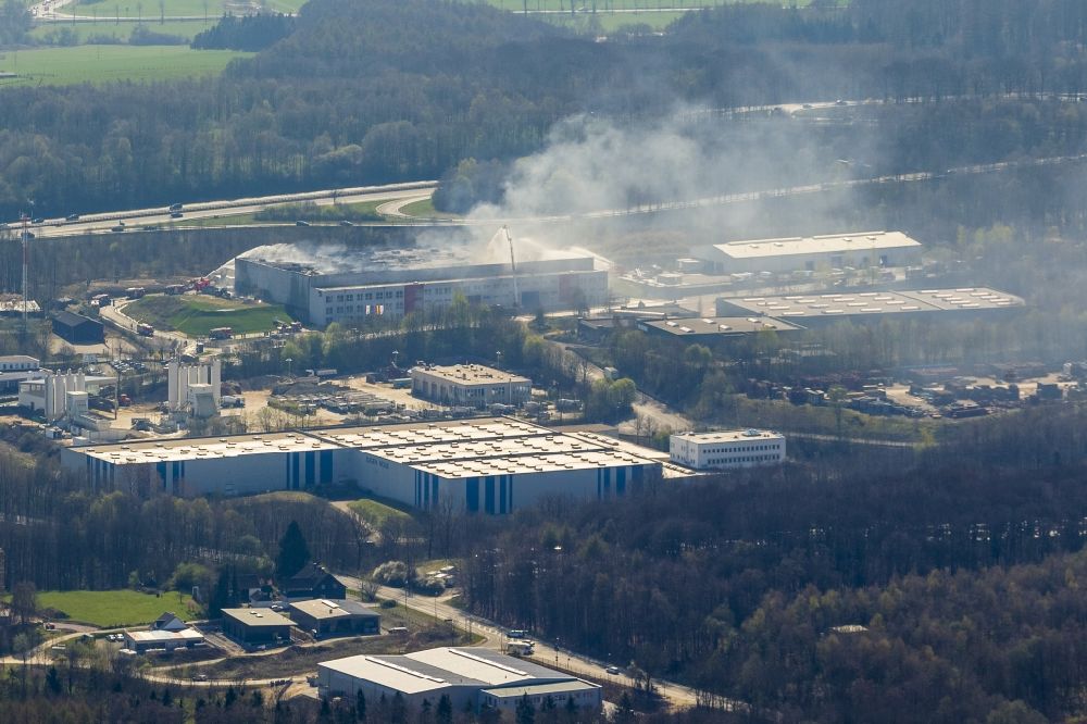 Luftbild Sprockhövel - Brand im Werksgelände der WKW Automotive im Gewerbegebiet Stefansbecke in Sprockhövel im Bundesland Nordrhein-Westfalen