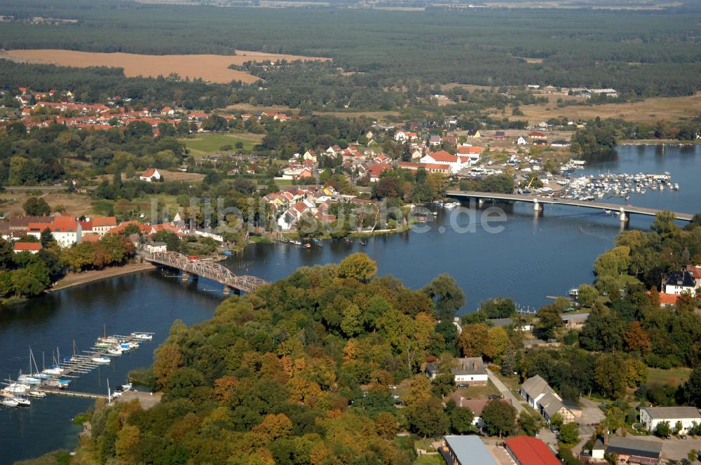 Brandenburg OT Plaue aus der Vogelperspektive: Brandenburg an der Havel OT Plaue am Plauer See mit Brücken