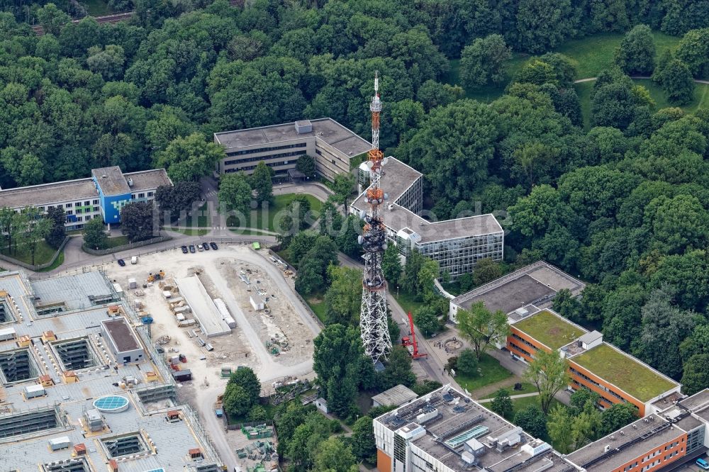 Luftbild München - Brandgeschädigte Sendeanlage des BR Bayerischer Rundfunk im Ortsteil Schwabing-Freimann in München im Bundesland Bayern, Deutschland