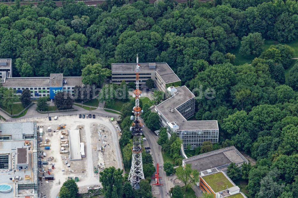 Luftaufnahme München - Brandgeschädigte Sendeanlage des BR Bayerischer Rundfunk im Ortsteil Schwabing-Freimann in München im Bundesland Bayern, Deutschland