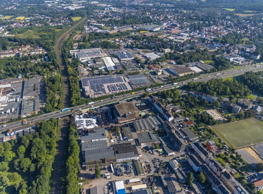 Luftbild Bochum - Brandreste auf den Lagerplatz- und Abstellflächen eines PKW - Reifenlagers in Bochum im Bundesland Nordrhein-Westfalen, Deutschland