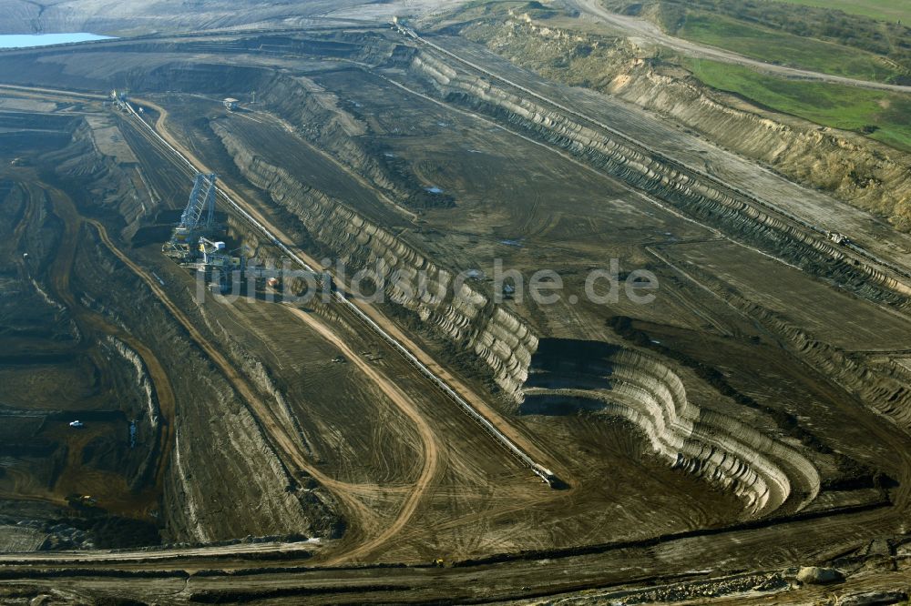 Amsdorf von oben - Braunkohle - Tagebau der ROMONTA Bergwerks Holding AG in Seegebiet Mansfelder Land im Bundesland Sachsen-Anhalt, Deutschland