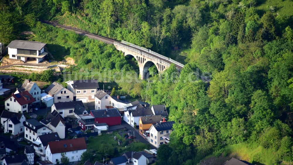 Kasbach-Ohlenberg aus der Vogelperspektive: Brücke der Kasbachtalbahn in Kasbach-Ohlenberg im Bundesland Rheinland-Pfalz, Deutschland