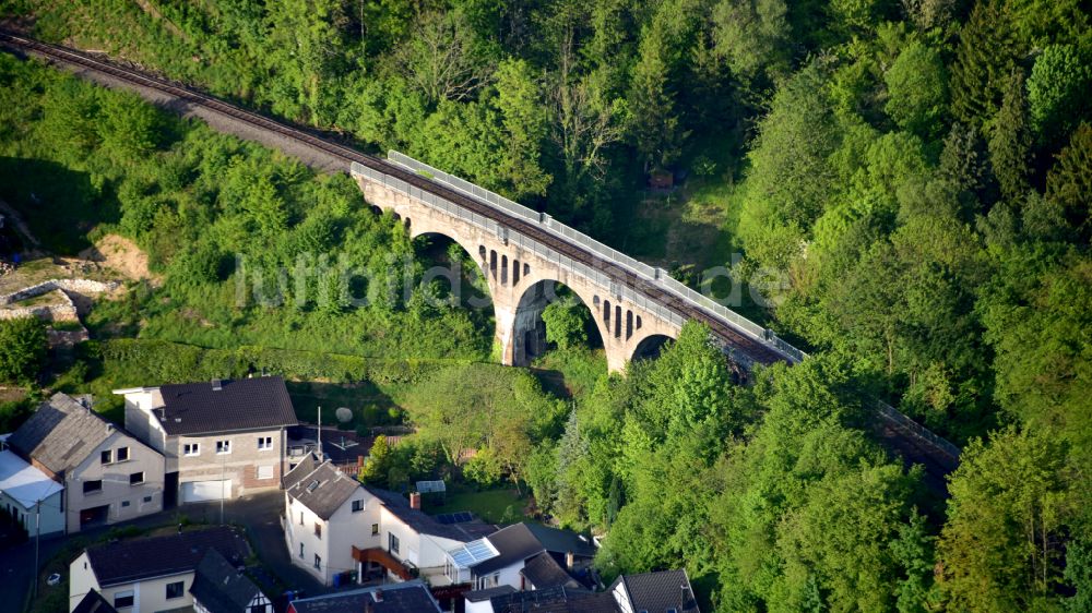Luftbild Kasbach-Ohlenberg - Brücke der Kasbachtalbahn in Kasbach-Ohlenberg im Bundesland Rheinland-Pfalz, Deutschland