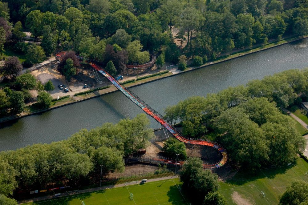 Luftbild Oberhausen - Brücke Slinky Springs to Fame in Oberhausen im Bundesland Nordrhein-Westfalen