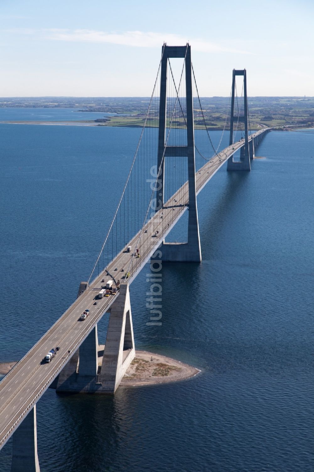 Korsoer von oben - Brückenbauwerk über den Großen Belt in Korsoer in Syddanmark, Dänemark