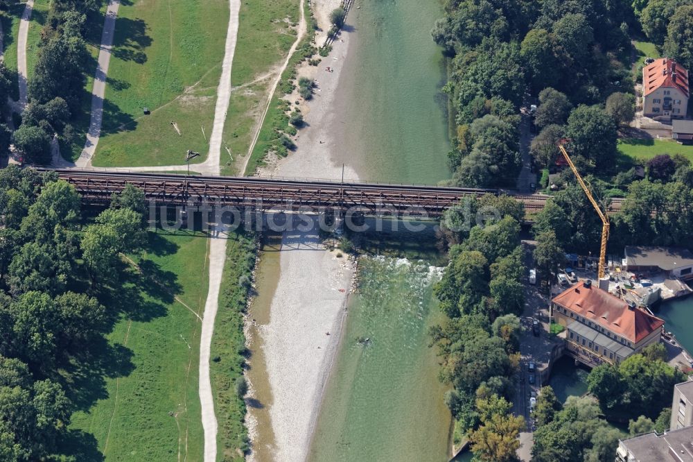 Luftbild München - Brückenbauwerk Braunauer Eisenbahnbrücke im München Isarvorstadt im Bundesland Bayern