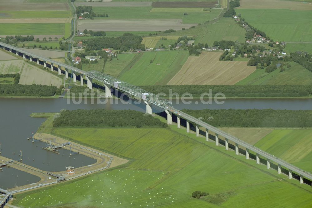 Brunsbüttel aus der Vogelperspektive: Brückenbauwerk der B 5 in Brunsbüttel im Bundesland Schleswig-Holstein