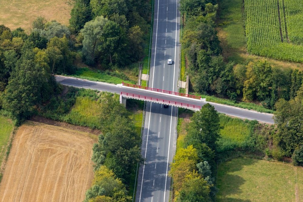 Luftaufnahme Werne - Brückenbauwerk entlang der Straße - Stiegenkamp in Werne im Bundesland Nordrhein-Westfalen, Deutschland