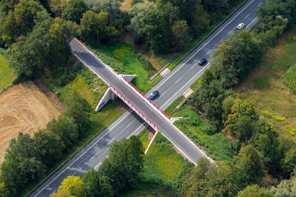 Werne von oben - Brückenbauwerk entlang der Straße - Stiegenkamp in Werne im Bundesland Nordrhein-Westfalen, Deutschland